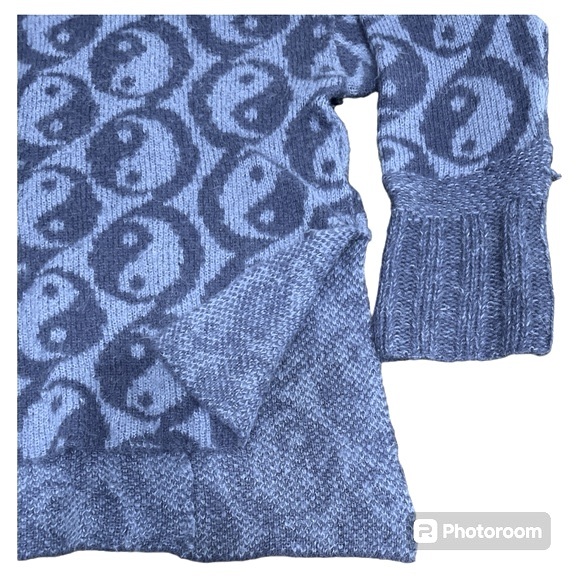 Free People OVERSIZED pullover Yin Yang sweater Large L OB1043828 - Picture 6 of 10